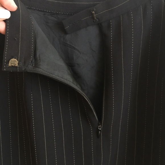 Jones New York A Line Pinstripe Skirt Black Sz 6 - Picture 6 of 8